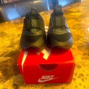 Nike Black 4c